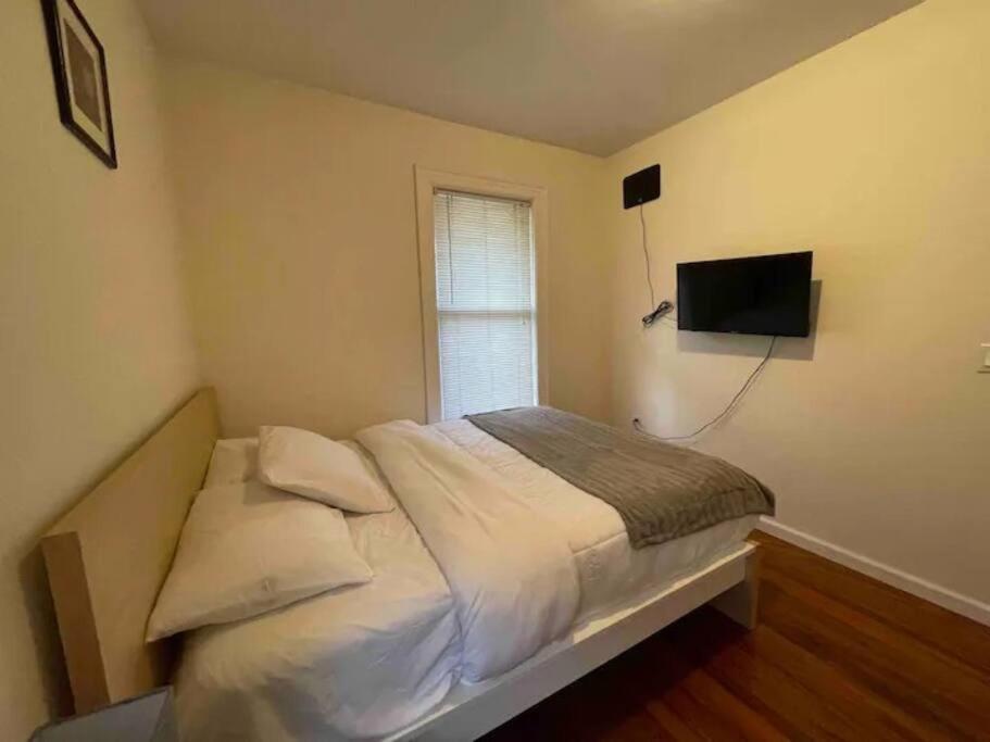 Entire Beautiful 2br Private R * New York